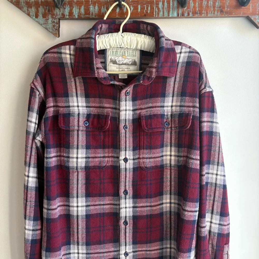 American Eagle Outfitters Flannel Plaid Button Down Shirt Men’s‎ Small